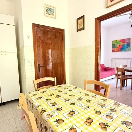 P061 - Porto Recanati, Ampio Quadrilocale Vicino Al Mare
